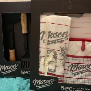 MASON CRAFT & MORE 5 Pc Nylon Kitchen Tool & 5 Pc Cutting‎ Board & textile set